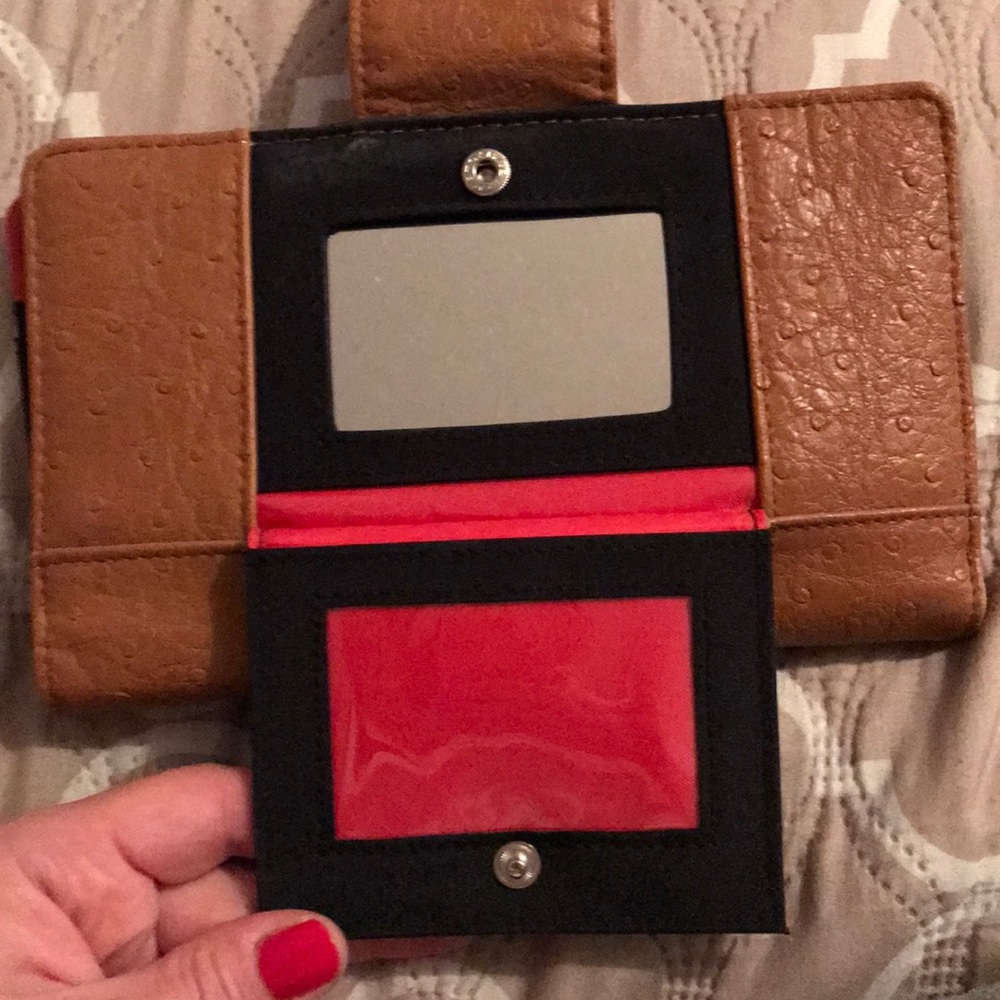Kenneth Cole Reaction Wallet - Picture 5 of 6